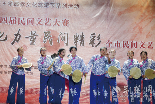 大悟油梓樹藝術團《十個妯娌逛縣城》。.jpg