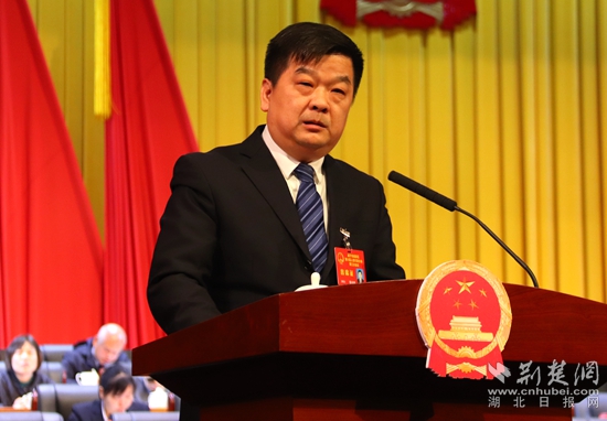 咸安區人大主席鄭奇明作報告_副本.jpg