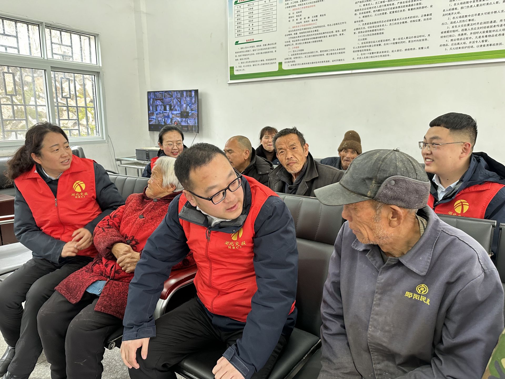 與養老院老人交心談心.JPG.JPG